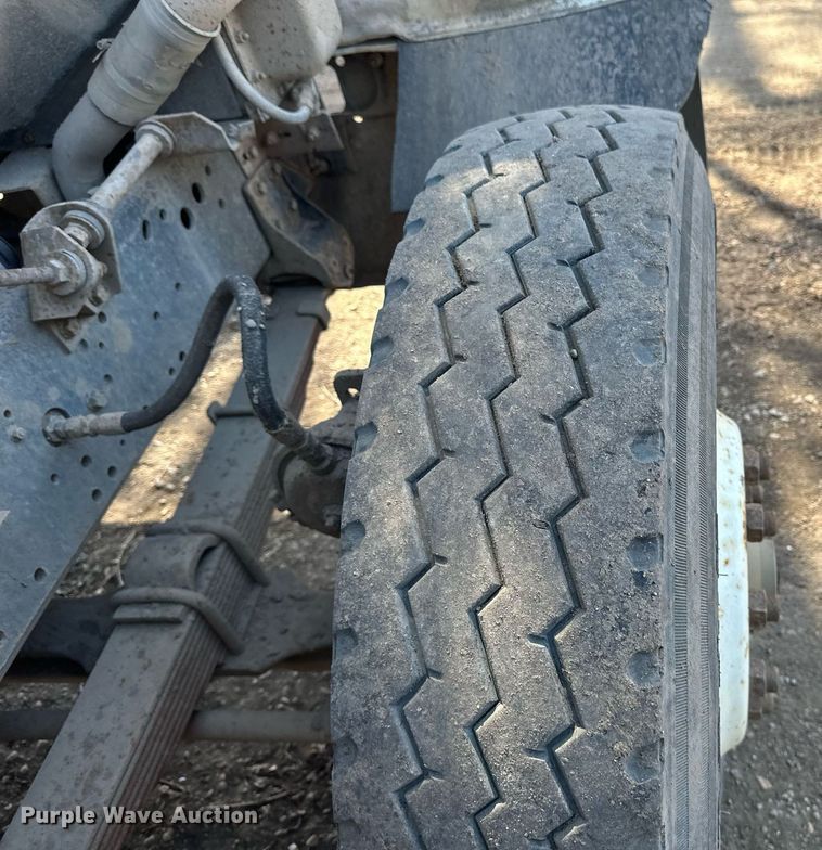 image for item EN3013 1981 International F2574 dump truck