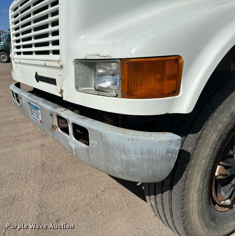 image for item EN3016 1995 International  4900 water truck