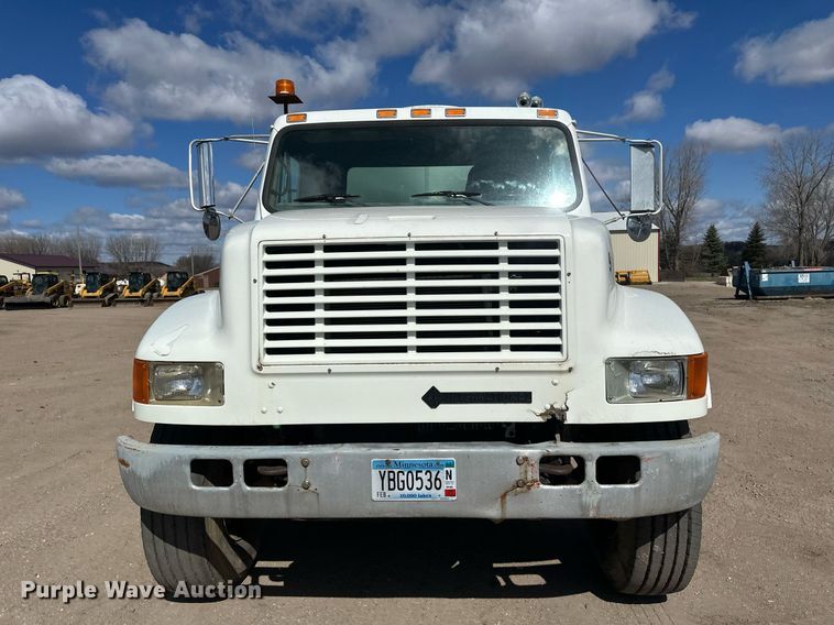 image for item EN3016 1995 International  4900 water truck