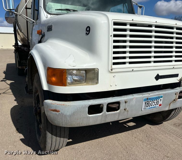 image for item EN3016 1995 International  4900 water truck