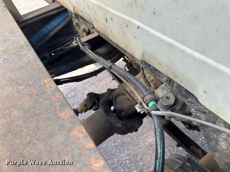 image for item EN3016 1995 International  4900 water truck