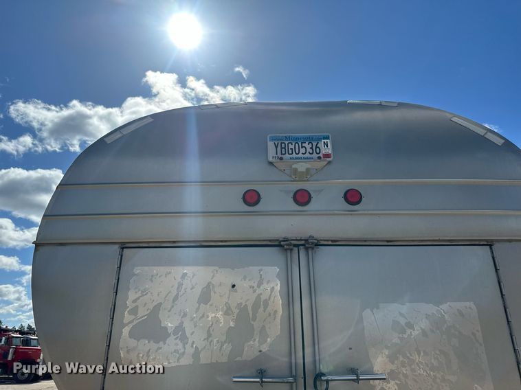 image for item EN3016 1995 International  4900 water truck