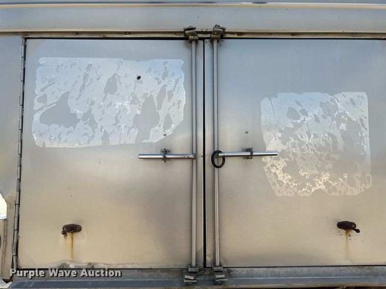 image for item EN3016 1995 International  4900 water truck