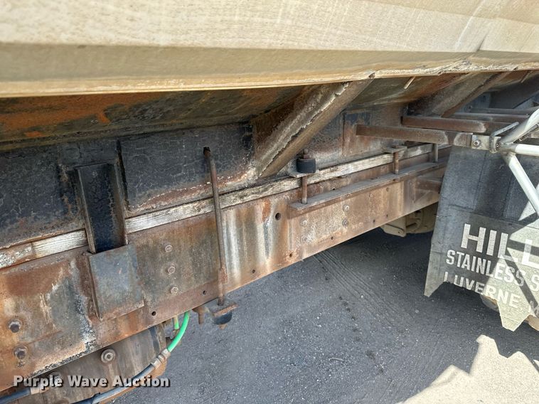 image for item EN3016 1995 International  4900 water truck