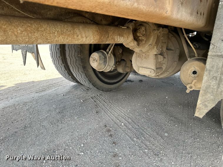 image for item EN3016 1995 International  4900 water truck