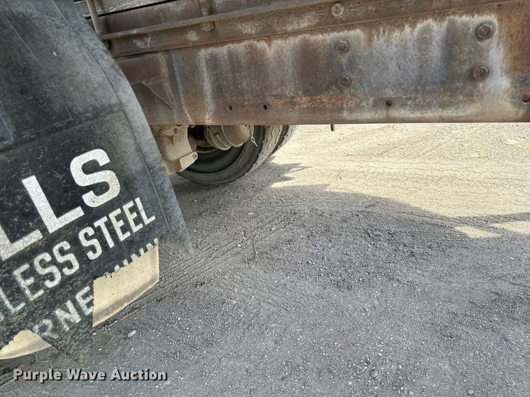 image for item EN3016 1995 International  4900 water truck