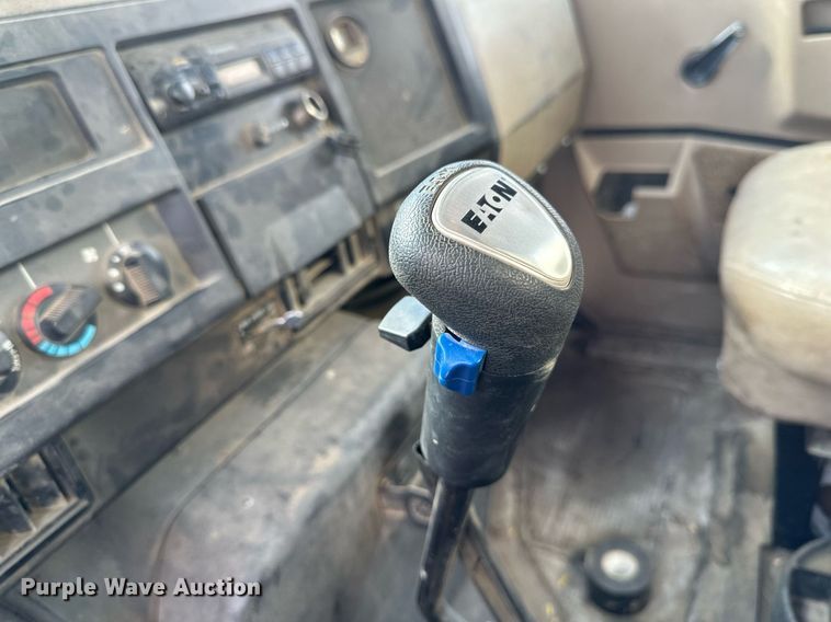 image for item EN3016 1995 International  4900 water truck