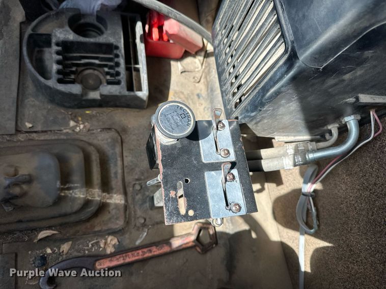 image for item EN3016 1995 International  4900 water truck