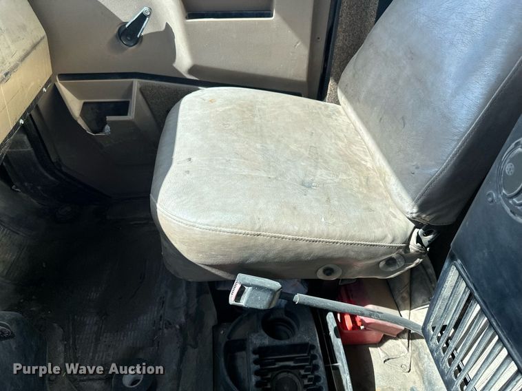 image for item EN3016 1995 International  4900 water truck