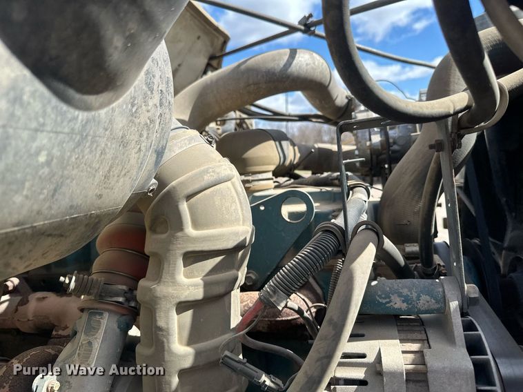 image for item EN3016 1995 International  4900 water truck