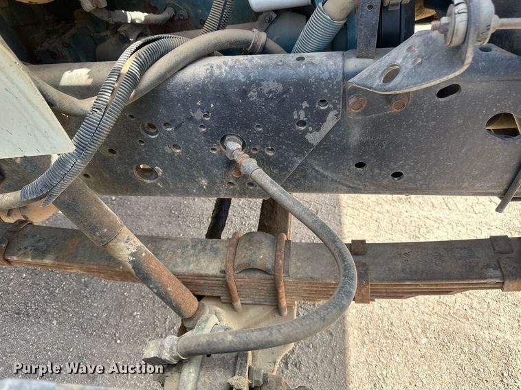 image for item EN3016 1995 International  4900 water truck