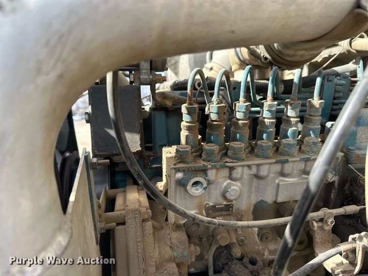 image for item EN3016 1995 International  4900 water truck