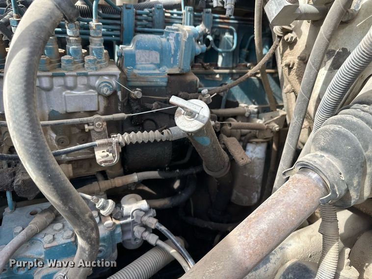 image for item EN3016 1995 International  4900 water truck