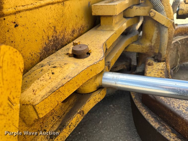 image for item EN3017 1992 Caterpillar  D4H XL dozer