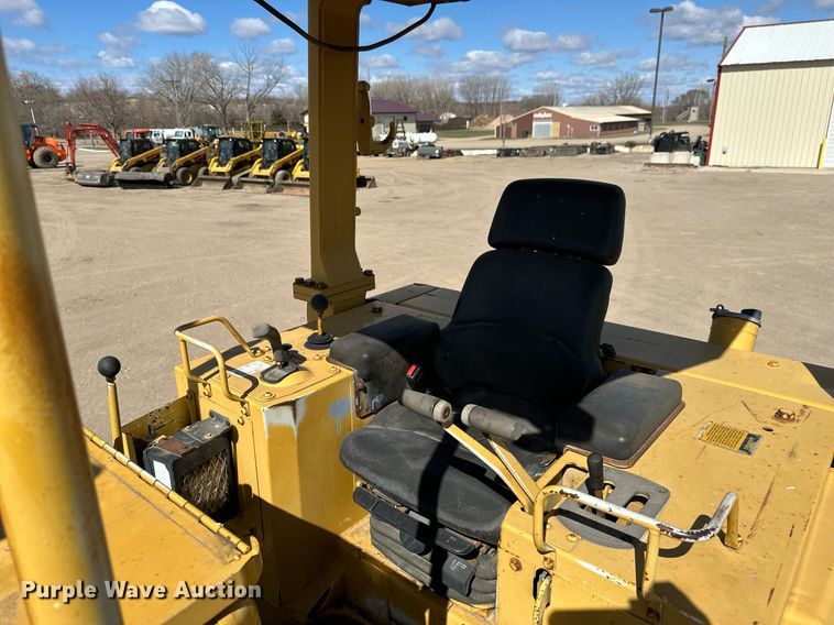 image for item EN3017 1992 Caterpillar  D4H XL dozer