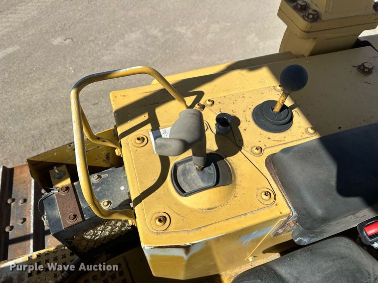 image for item EN3017 1992 Caterpillar  D4H XL dozer