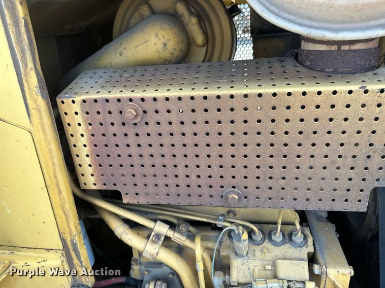 image for item EN3017 1992 Caterpillar  D4H XL dozer