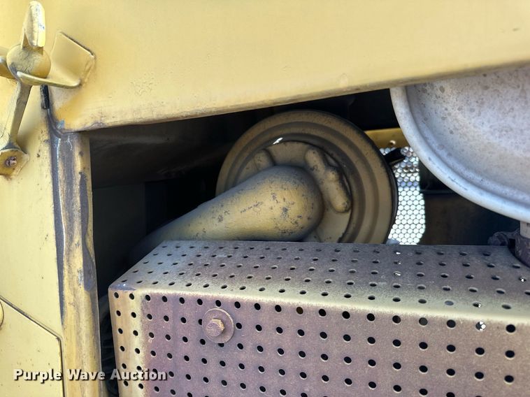 image for item EN3017 1992 Caterpillar  D4H XL dozer