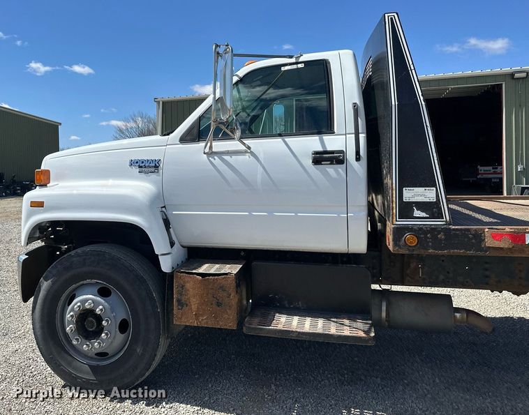 image for item EN3018 1996 Chevrolet  Kodiak  rollback truck