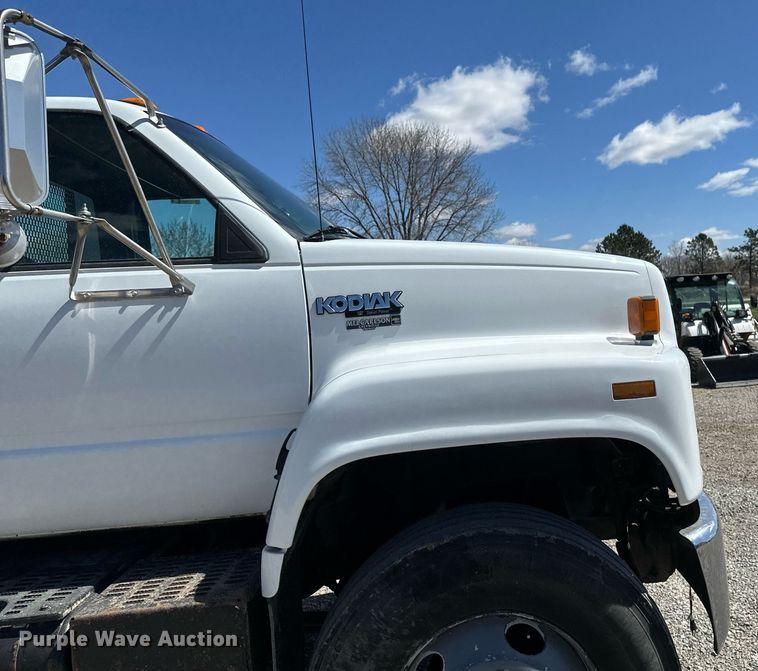 image for item EN3018 1996 Chevrolet  Kodiak  rollback truck