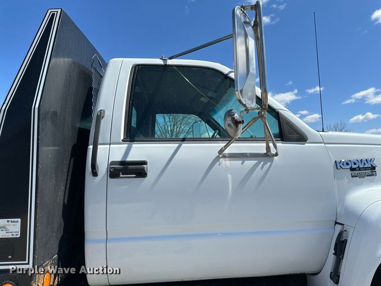 image for item EN3018 1996 Chevrolet  Kodiak  rollback truck