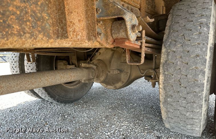 image for item EN3018 1996 Chevrolet  Kodiak  rollback truck