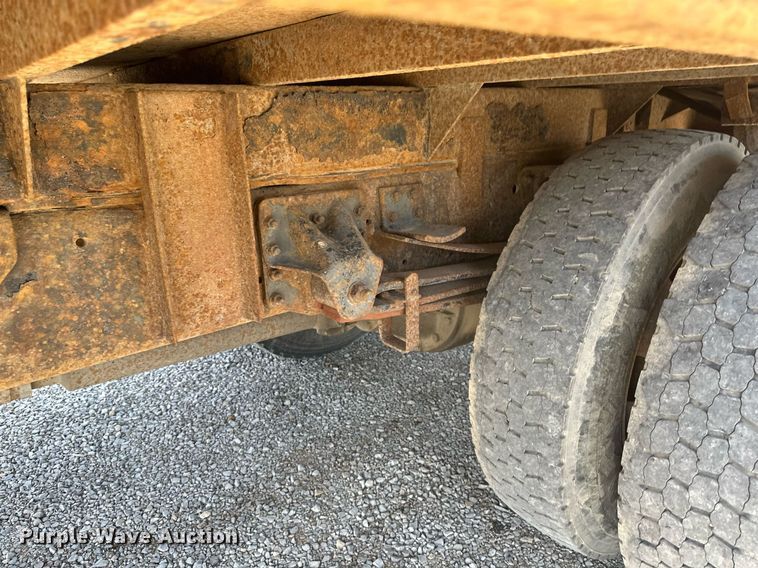 image for item EN3018 1996 Chevrolet  Kodiak  rollback truck