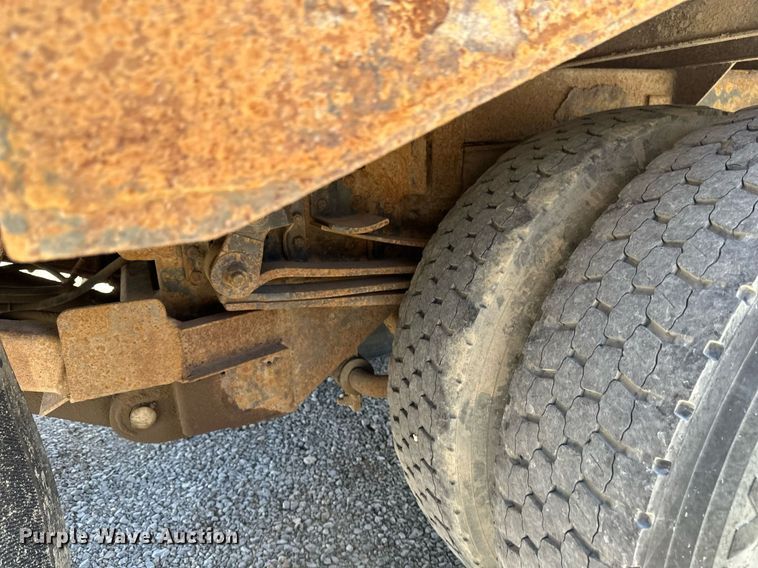 image for item EN3018 1996 Chevrolet  Kodiak  rollback truck