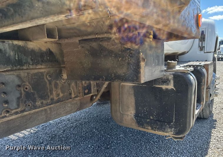 image for item EN3018 1996 Chevrolet  Kodiak  rollback truck