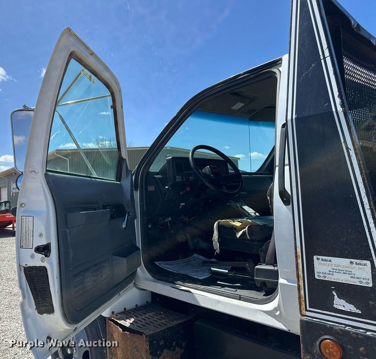 image for item EN3018 1996 Chevrolet  Kodiak  rollback truck