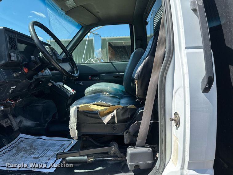 image for item EN3018 1996 Chevrolet  Kodiak  rollback truck