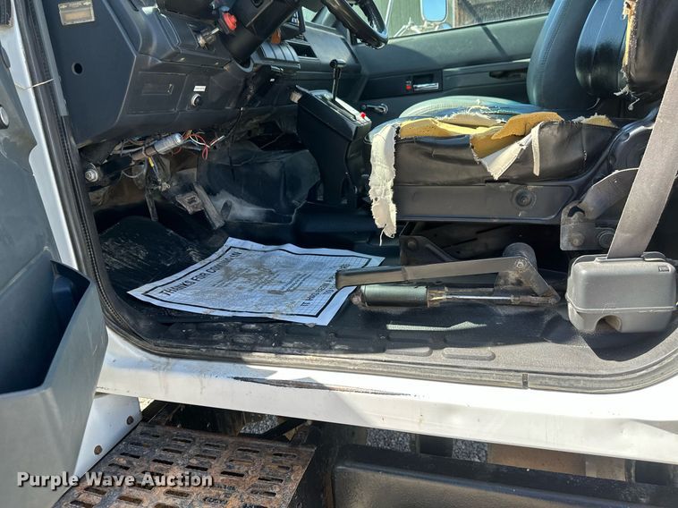 image for item EN3018 1996 Chevrolet  Kodiak  rollback truck