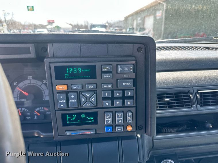 image for item EN3018 1996 Chevrolet  Kodiak  rollback truck