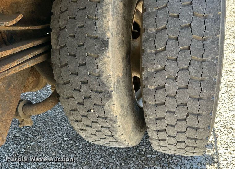 image for item EN3018 1996 Chevrolet  Kodiak  rollback truck