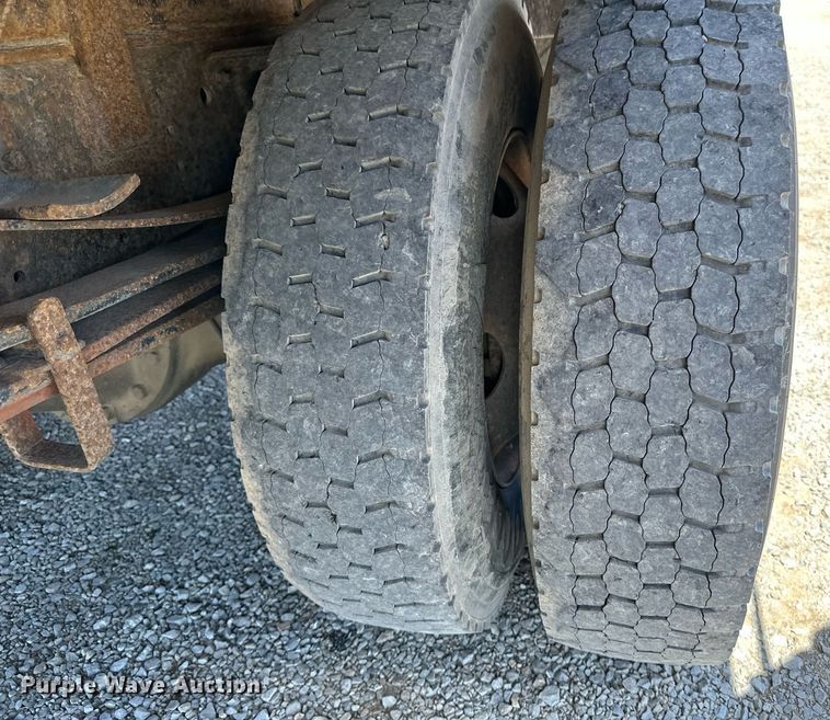 image for item EN3018 1996 Chevrolet  Kodiak  rollback truck