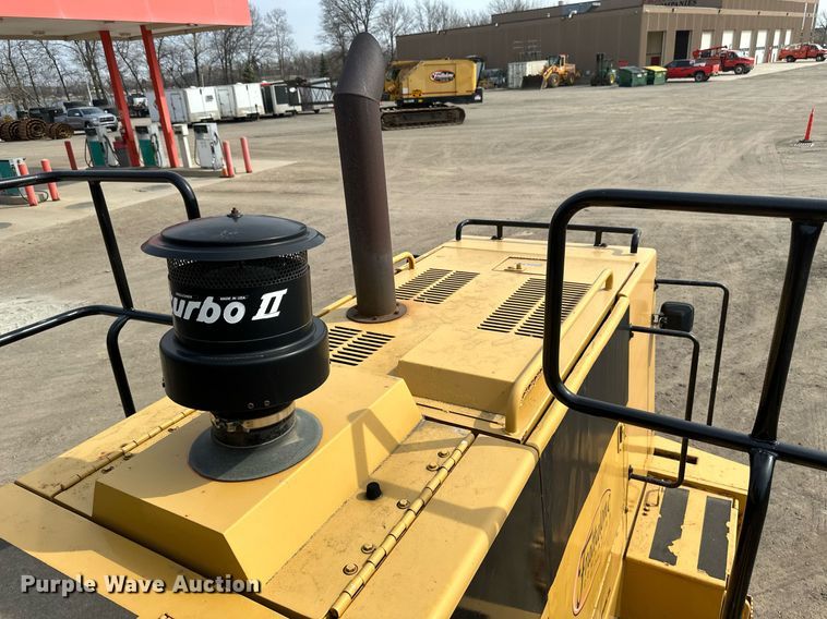 image for item EN3027 Halla 380 wheel loader