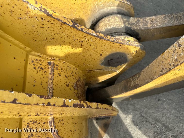 image for item EN3027 Halla 380 wheel loader