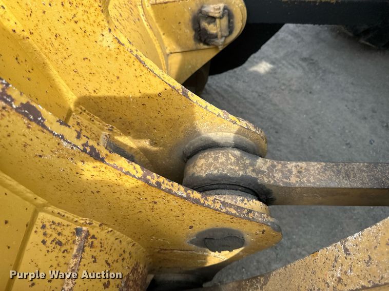 image for item EN3027 Halla 380 wheel loader