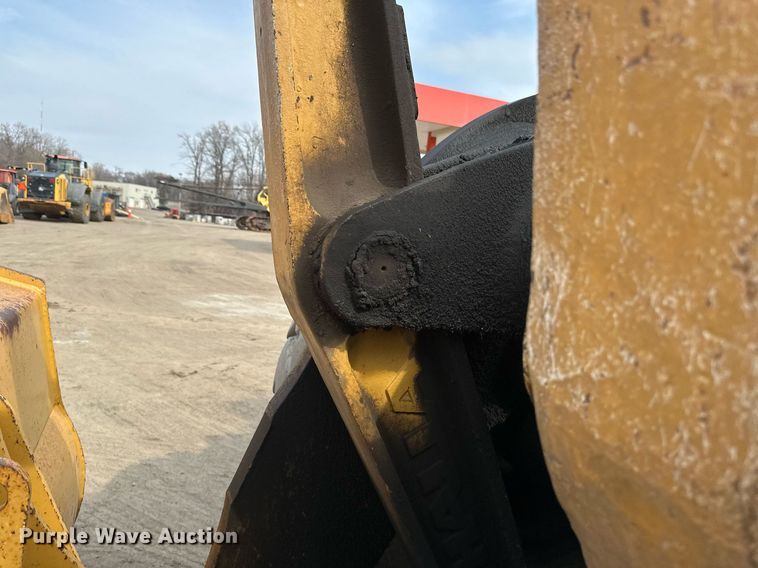 image for item EN3027 Halla 380 wheel loader