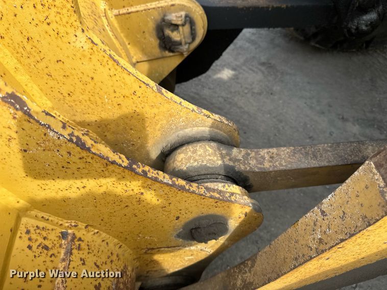 image for item EN3027 Halla 380 wheel loader