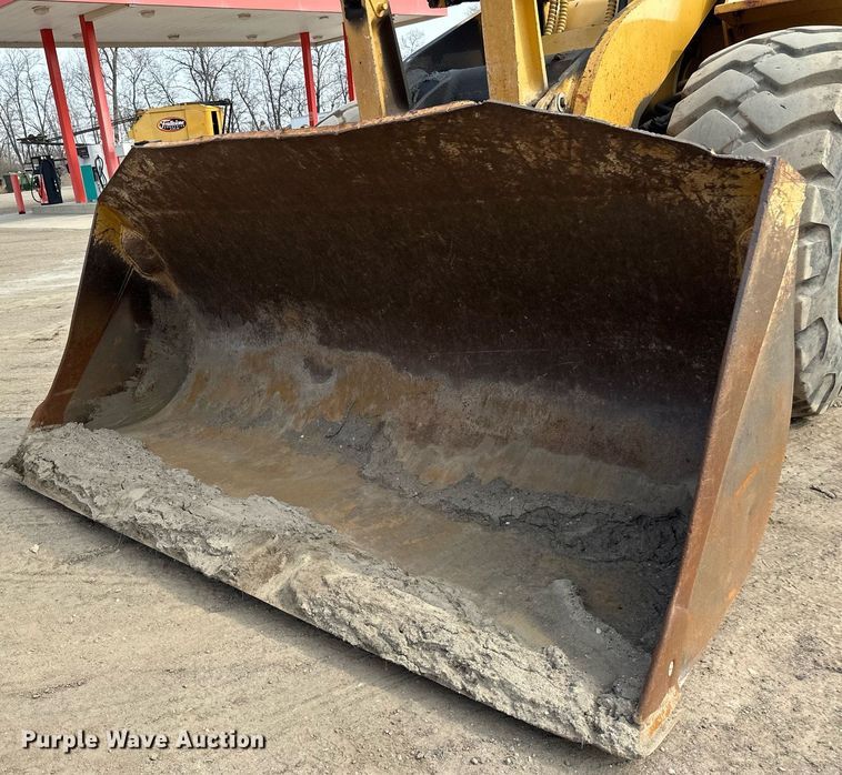 image for item EN3027 Halla 380 wheel loader