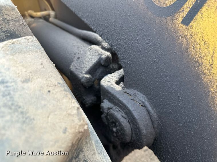 image for item EN3027 Halla 380 wheel loader