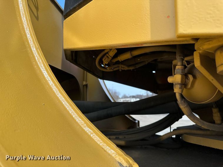 image for item EN3027 Halla 380 wheel loader