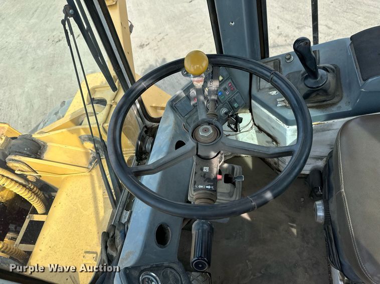 image for item EN3027 Halla 380 wheel loader