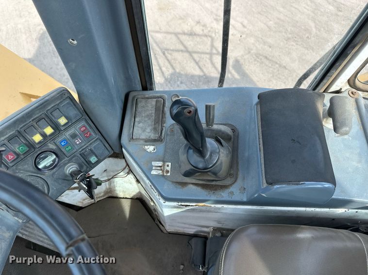 image for item EN3027 Halla 380 wheel loader