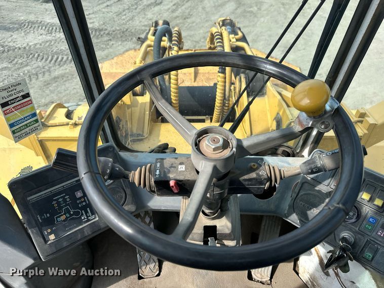 image for item EN3027 Halla 380 wheel loader