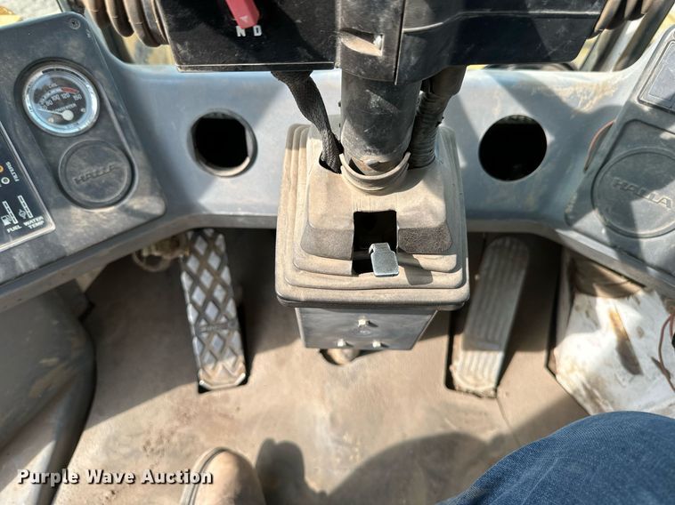 image for item EN3027 Halla 380 wheel loader