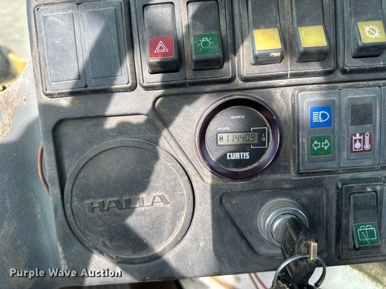 image for item EN3027 Halla 380 wheel loader