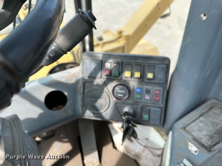 image for item EN3027 Halla 380 wheel loader