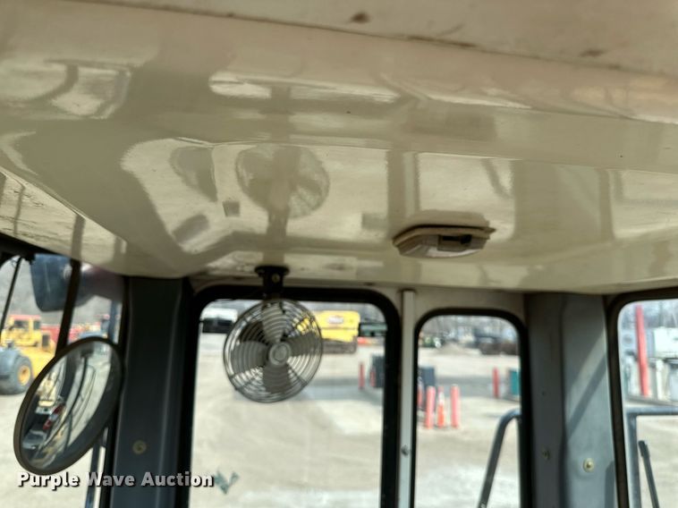 image for item EN3027 Halla 380 wheel loader